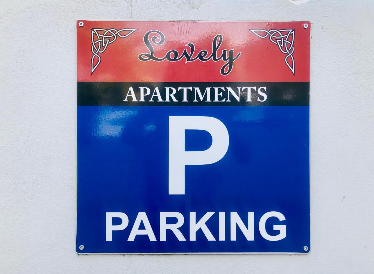 Lovely Apartments D Патра Екстериор снимка