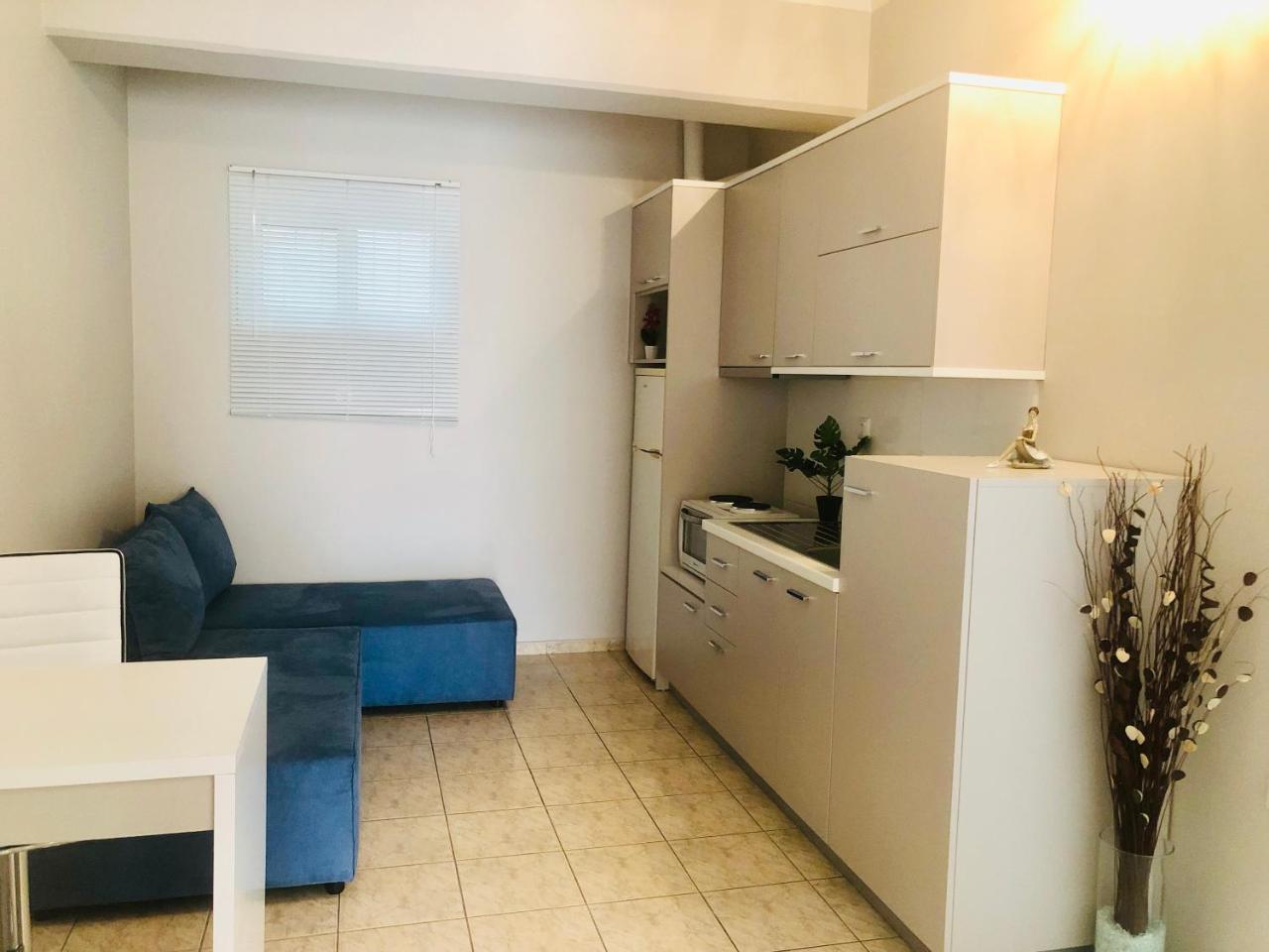 Lovely Apartments D Патра Екстериор снимка
